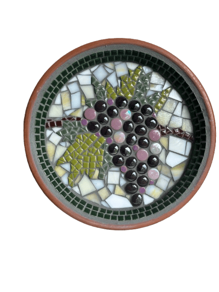 Birdbath with grapes 